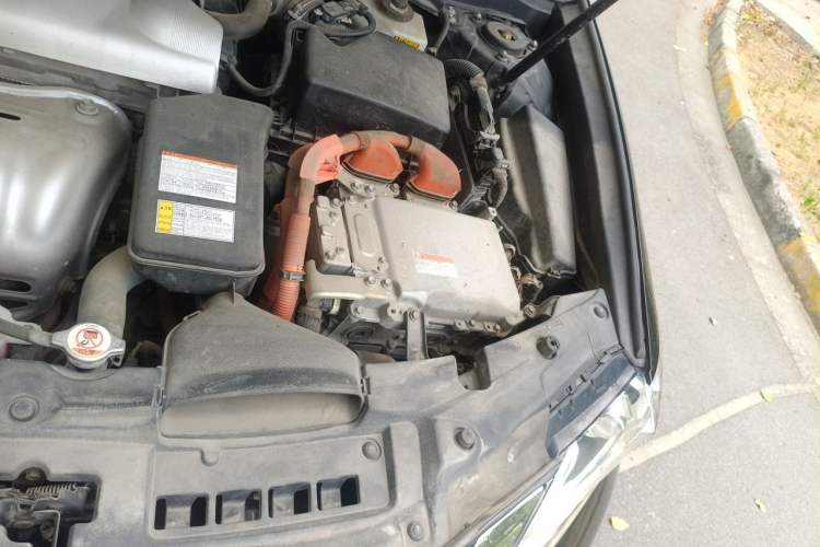 Used Lexus ES 2015 300h Comfort Edition Engine Bay Left