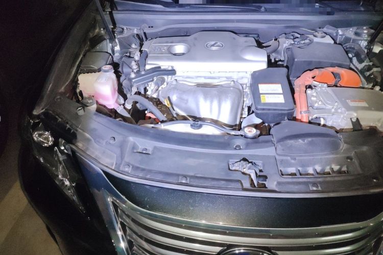 Used Lexus ES 2015 300h Comfort Edition Engine Bay Right