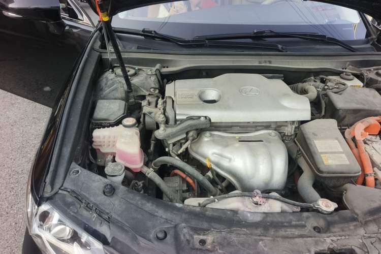 Used Lexus ES 2015 300h Comfort Edition Engine Bay Right