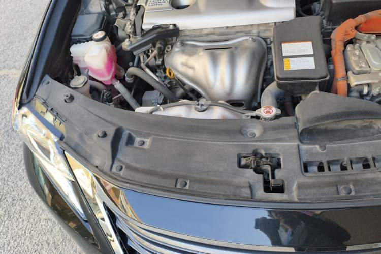 Used Lexus ES 2015 300h Comfort Edition Engine Bay Right