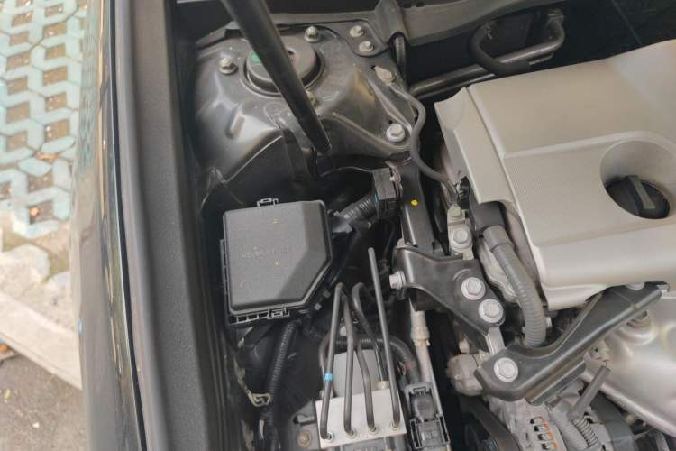 Used Lexus ES 2015 250 Elegant Edition Engine Bay Right