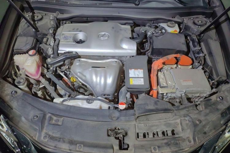 Used Lexus ES 2015 300h Comfort Edition Engine Bay