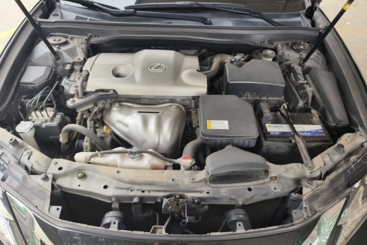 Used Lexus ES 2015 250 Elegant Edition Engine Bay