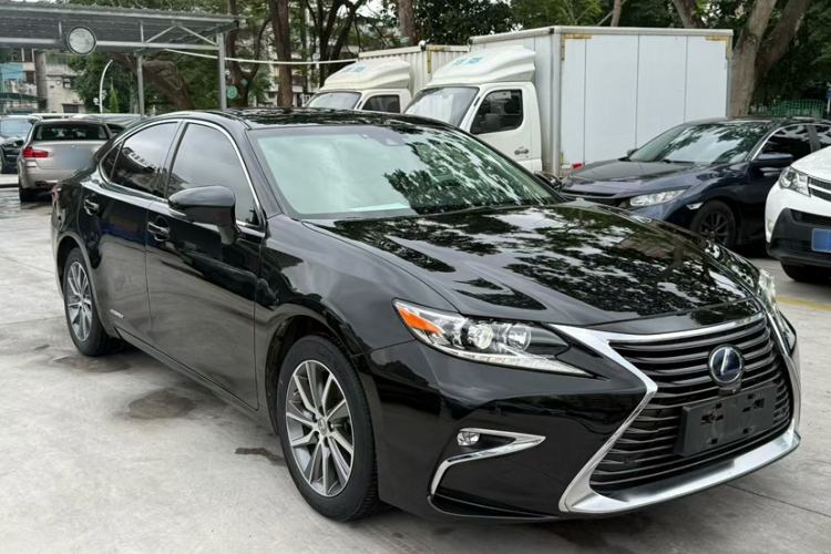 Used Lexus ES 2015 300h Comfort Edition Exterior 3