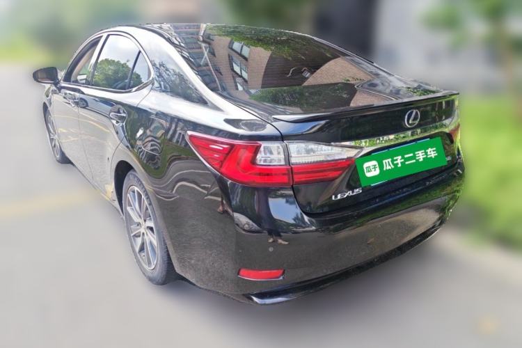 Used Lexus ES 2015 300h Comfort Edition Exterior 3
