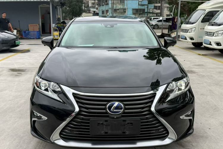 Used Lexus ES 2015 300h Comfort Edition Exterior 4