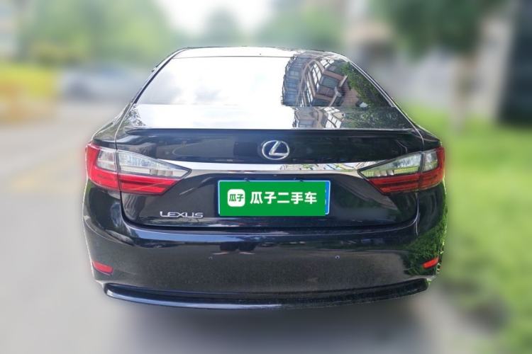 Used Lexus ES 2015 300h Comfort Edition Exterior 4