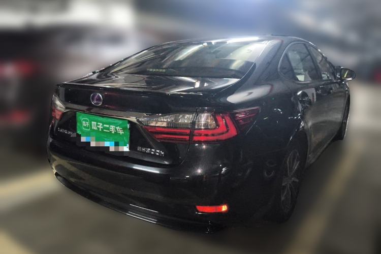 Used Lexus ES 2015 300h Luxury Edition Exterior 5