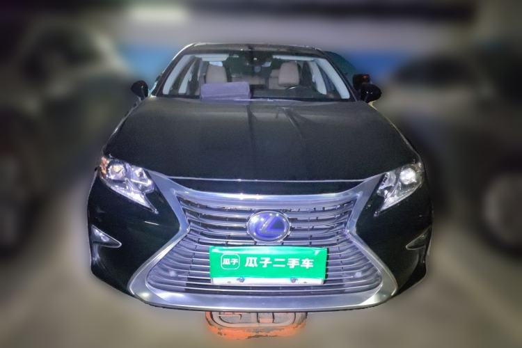 Used Lexus ES 2015 300h Comfort Edition Front