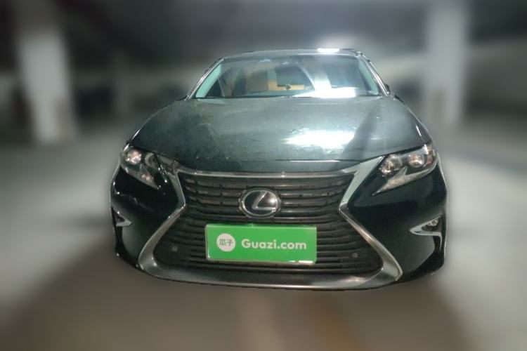 Used Lexus ES 2015 300h Comfort Edition Front