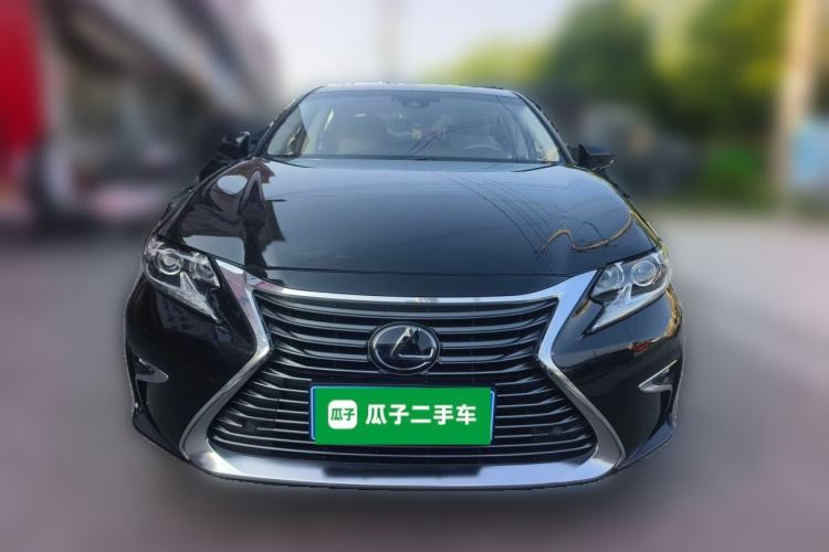 Used Lexus ES 2015 300h Comfort Edition Front