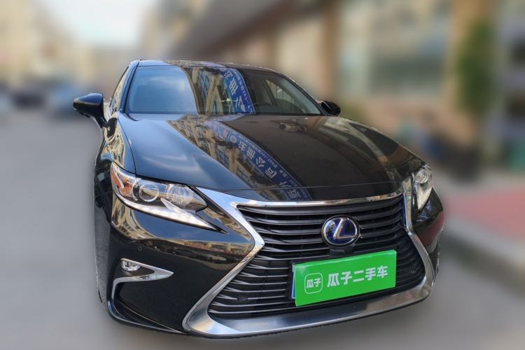 Used Lexus ES 2015 300h Comfort Edition Front