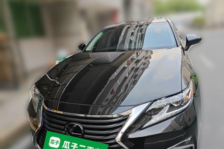 Used Lexus ES 2015 300h Comfort Edition Front
