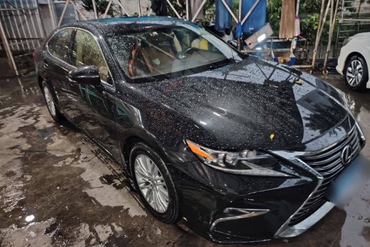 Used Lexus ES 2015 200 Elite Edition Front Right 45 Deg
