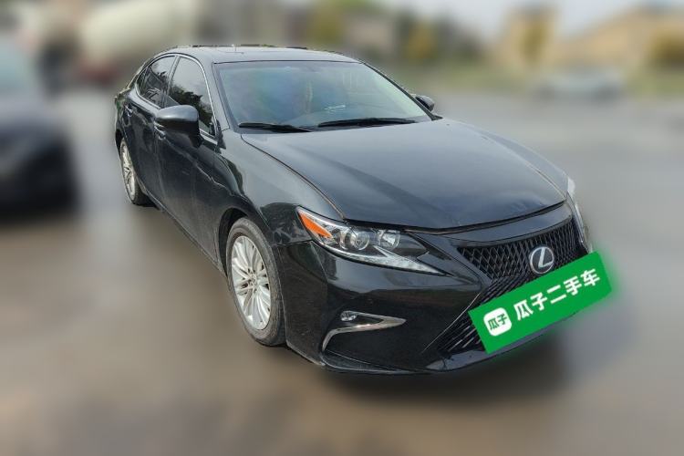 Used Lexus ES 2015 200 Elite Edition Front Right 45 Deg