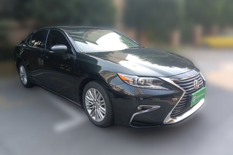 Used Lexus ES 2015 200 Elite Edition Front Right 45 Deg
