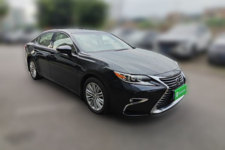 Used Lexus ES 2015 200 Elite Edition Front Right 45 Deg