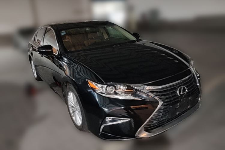 Used Lexus ES 2015 200 Elite Edition Front Right 45 Deg