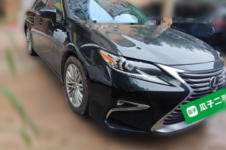 Used Lexus ES 2015 200 Elite Edition Front Right 45 Deg