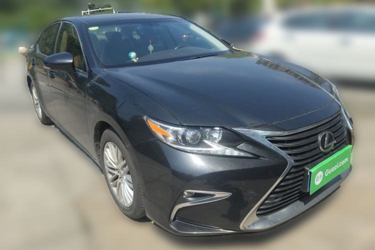 Used Lexus ES 2015 200 Elite Edition Front Right 45 Deg