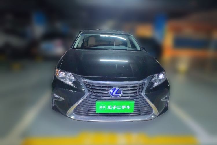 Used Lexus ES 2015 300h Comfort Edition Front