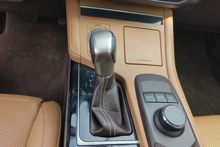 Used Lexus ES 2015 200 Elite Edition Gear Lever