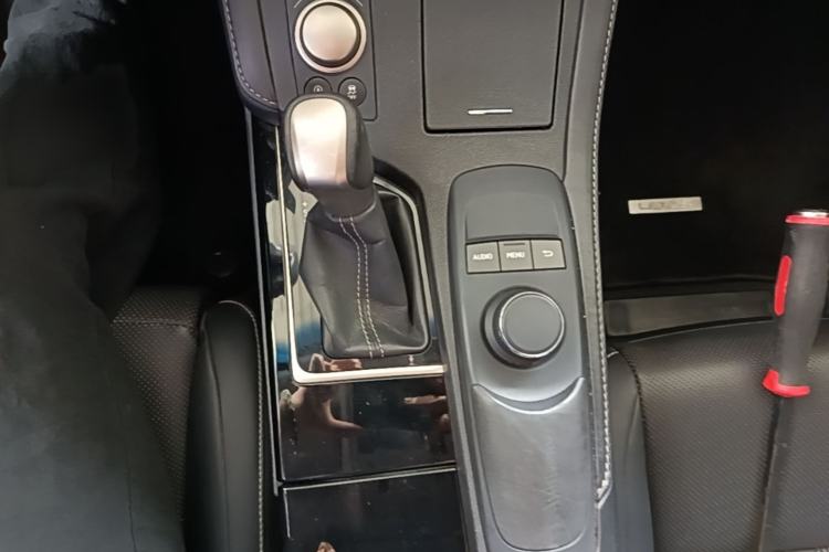 Used Lexus ES 2015 200 Elite Edition Gear Lever