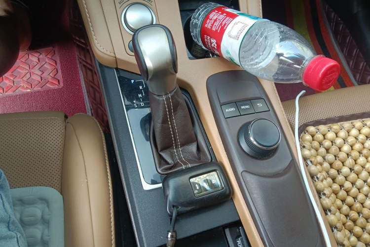 Used Lexus ES 2015 200 Elite Edition Gear Lever