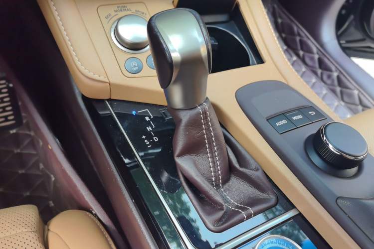 Used Lexus ES 2015 200 Comfort Edition Gear Lever