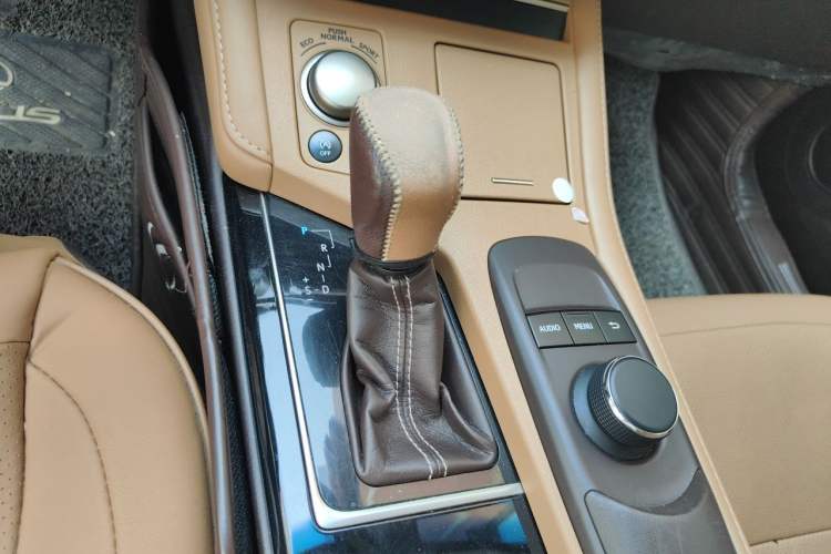 Used Lexus ES 2015 200 Elite Edition Gear Lever