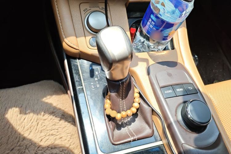 Used Lexus ES 2015 200 Elite Edition Gear Lever