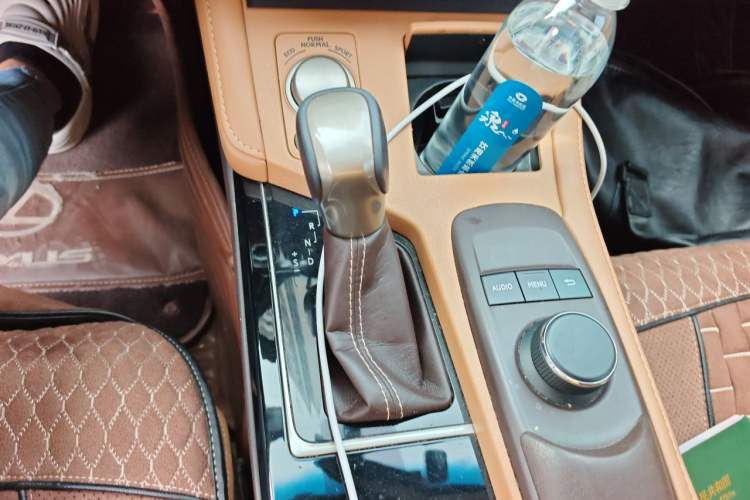 Used Lexus ES 2015 200 Elite Edition Gear Lever