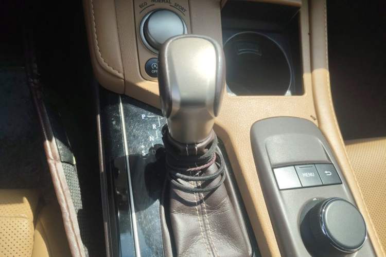 Used Lexus ES 2015 200 Elite Edition Gear Lever