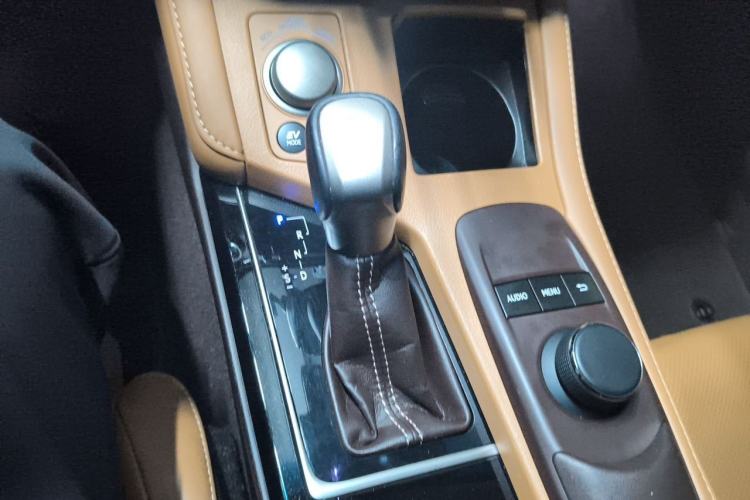 Used Lexus ES 2015 300h Luxury Edition Gear Lever