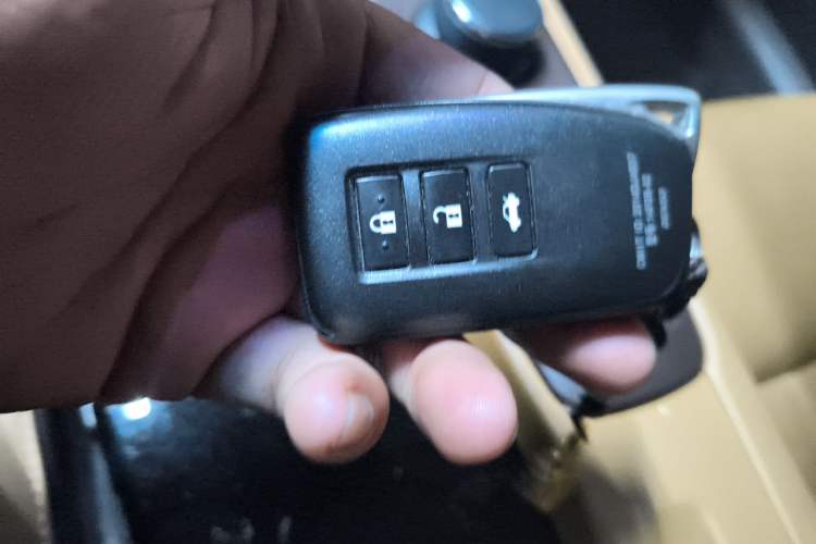 Used Lexus ES 2015 300h Luxury Edition Interior 1