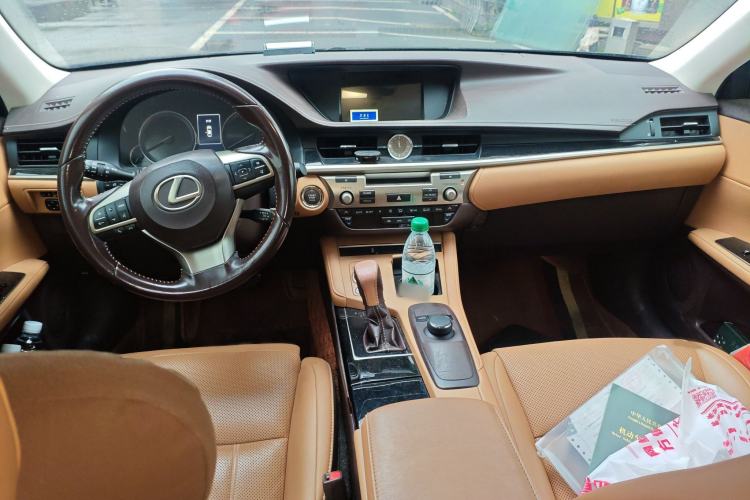 Used Lexus ES 2015 200 Elite Edition Interior 2