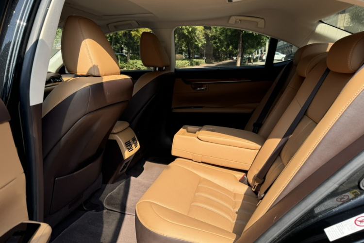 Used Lexus ES 2015 250 Elegant Edition Interior 2