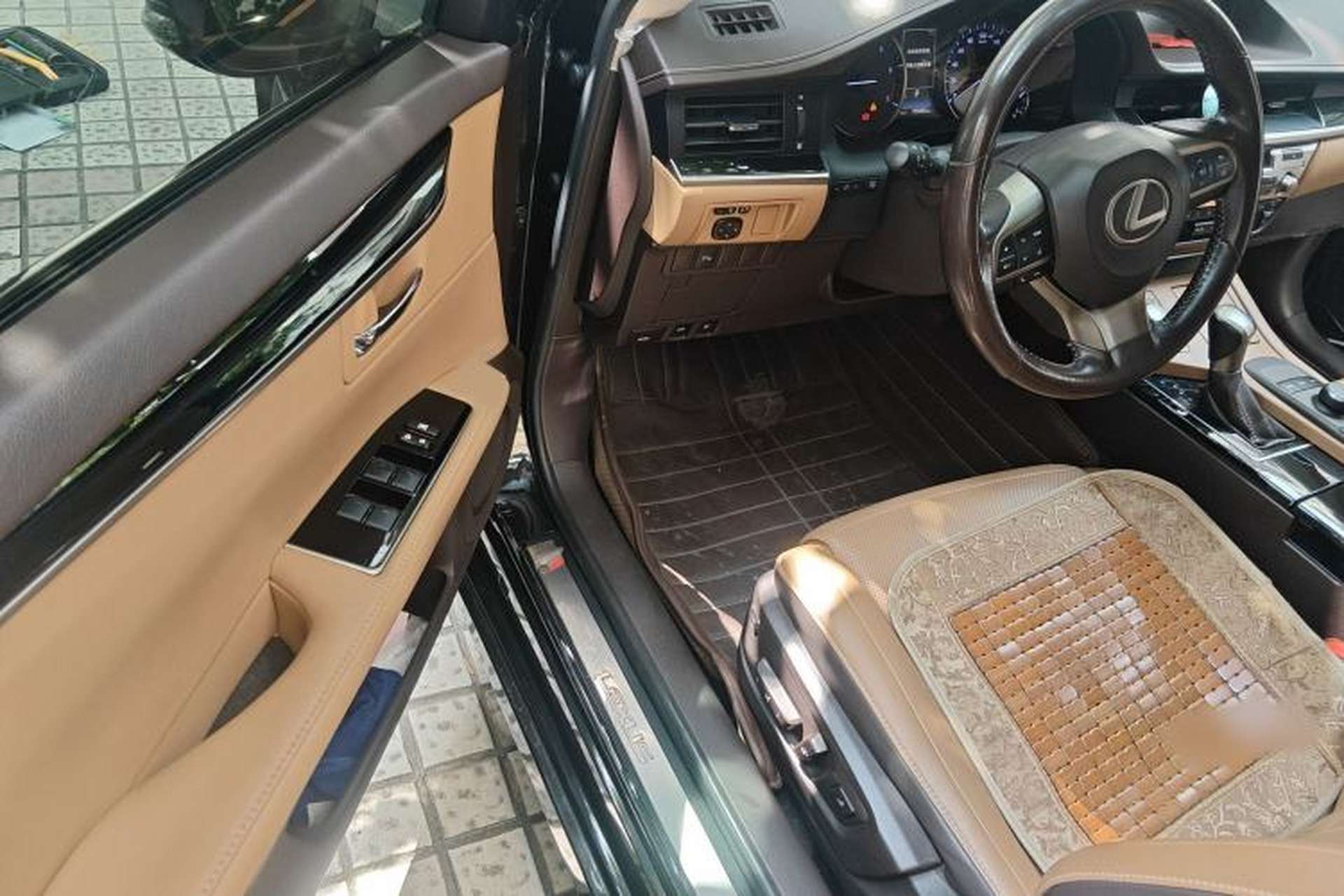 Used Lexus ES 2015 200 Elite Edition Interior 3