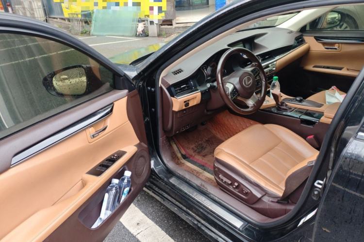 Used Lexus ES 2015 200 Elite Edition Interior 3
