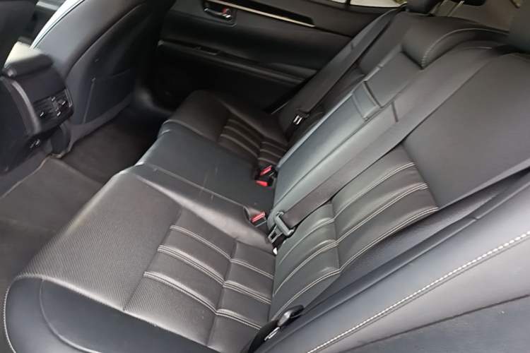 Used Lexus ES 2015 200 Elite Edition Interior 4