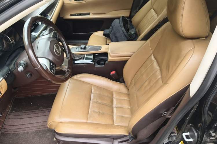 Used Lexus ES 2015 300h Luxury Edition Left Front Seat