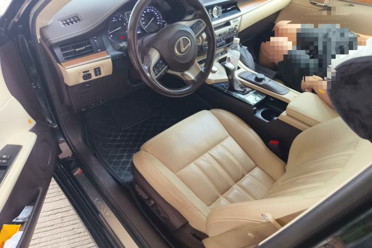 Used Lexus ES 2015 250 Elegant Edition Left Front Seat