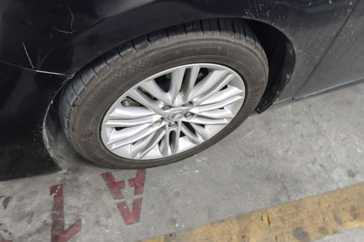 Used Lexus ES 2015 200 Elite Edition Left Front Wheel Hub