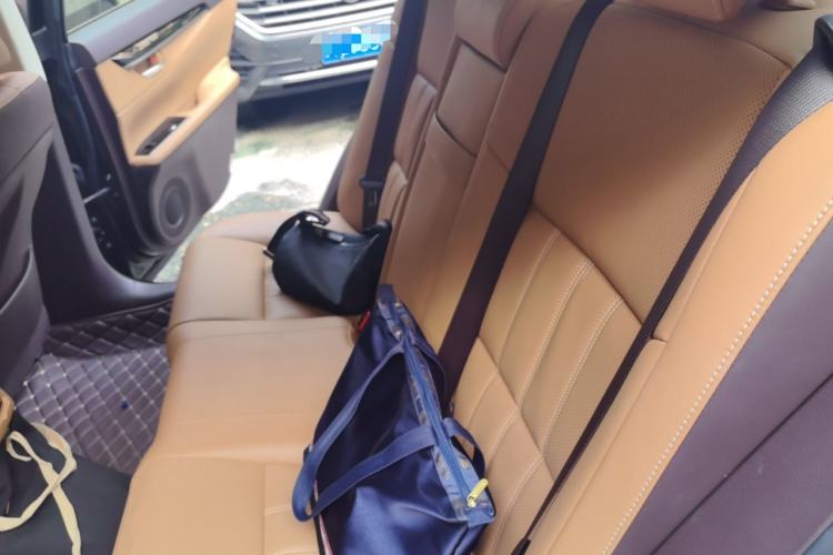 Used Lexus ES 2015 200 Comfort Edition Left Rear Seat