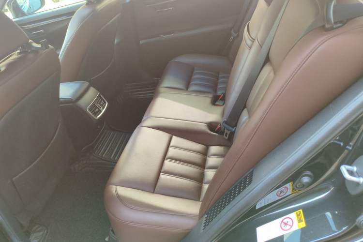Used Lexus ES 2015 300h Comfort Edition Left Rear Seat