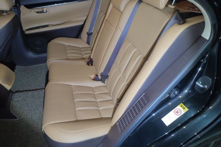 Used Lexus ES 2015 300h Comfort Edition Left Rear Seat