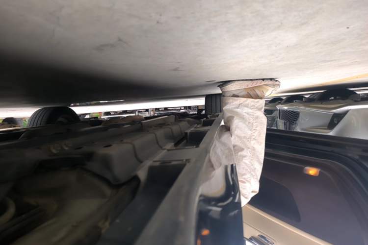 Used Lexus ES 2015 300h Comfort Edition Left Side Sill