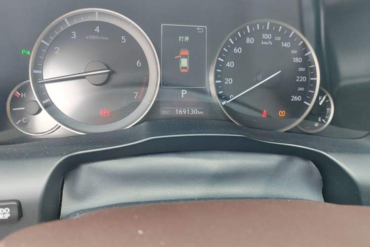 Used Lexus ES 2015 200 Comfort Edition Odometer Close Up