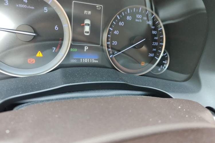Used Lexus ES 2015 200 Elite Edition Odometer Close Up