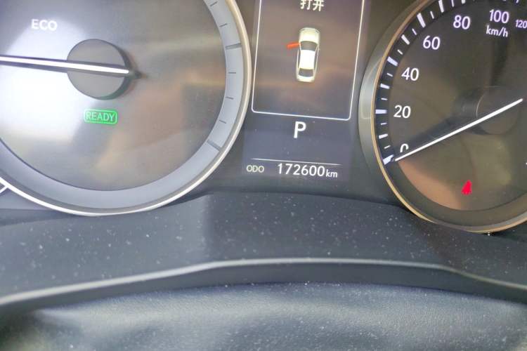 Used Lexus ES 2015 300h Comfort Edition Odometer Close Up